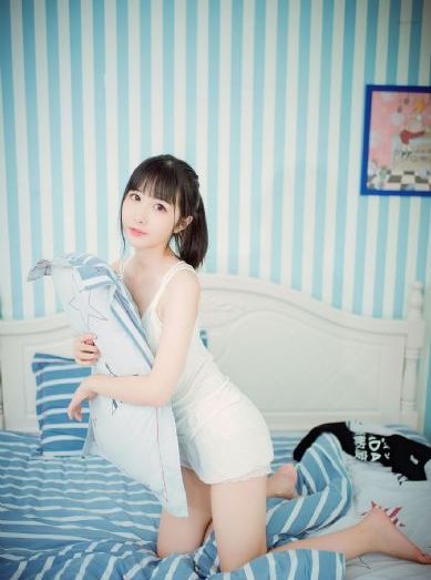 国产精品久久久久精品综合紧蜜臀_高清迅雷电影在线