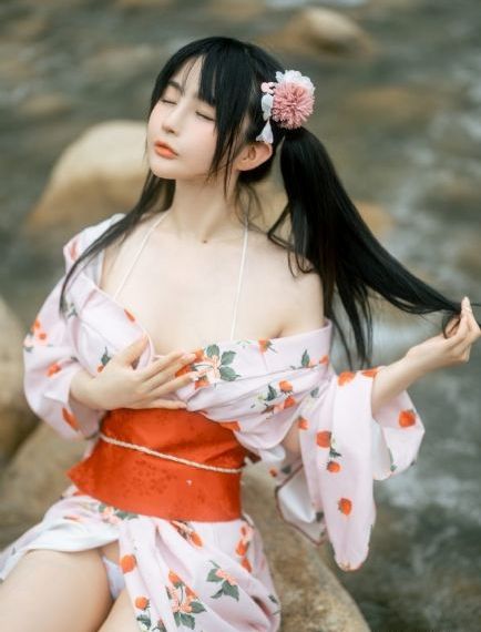 日韩美女美女裸体_超清免费全集观看
