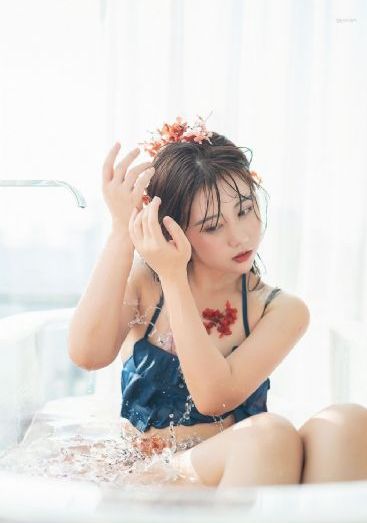 国产les片_十万网红美女美酱