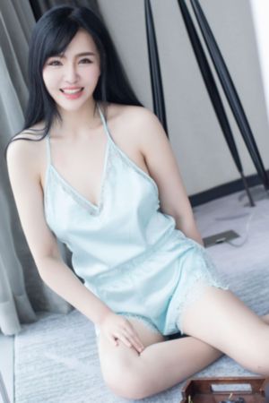 女生跪地上的头像_BD英语迅雷电影在线