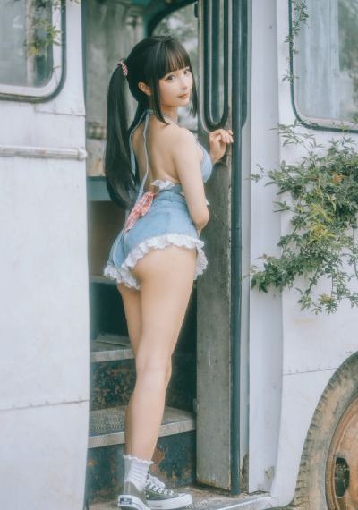 黄色一片级日本_十万网红美女美酱